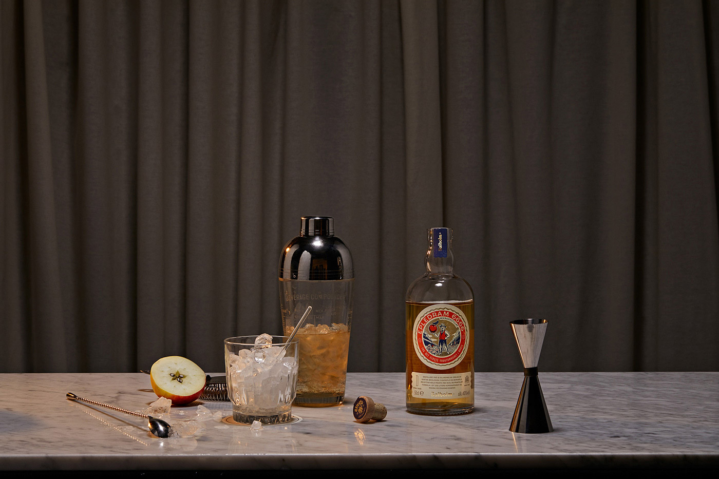 蘋果白蘭地酒包裝展示