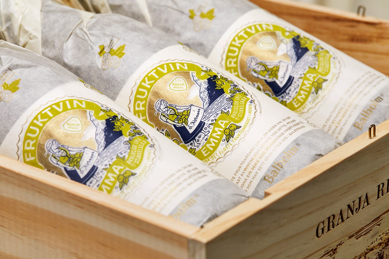 水果白蘭地酒包裝展示