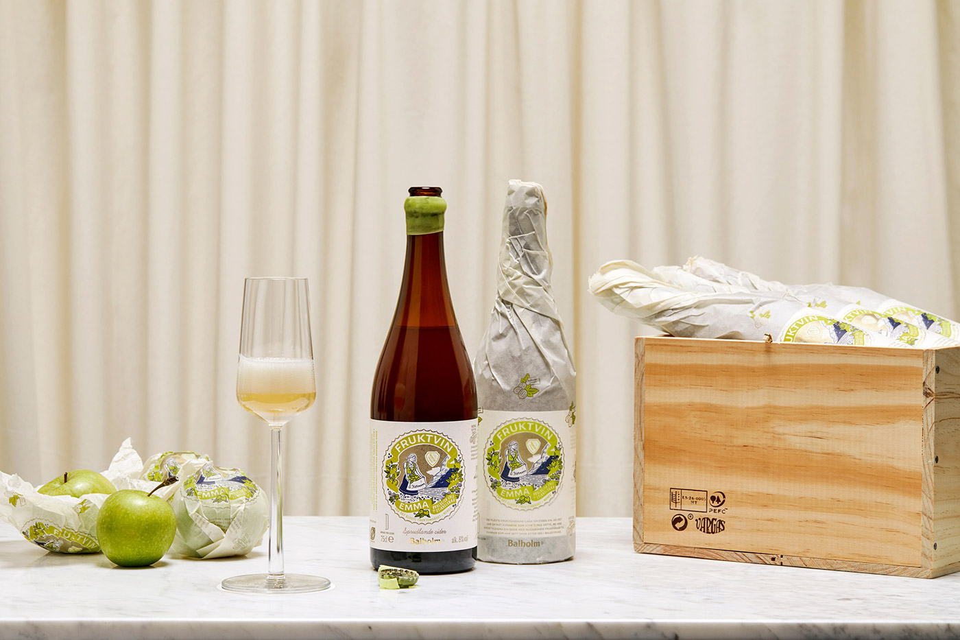 水果白蘭地酒包裝展示