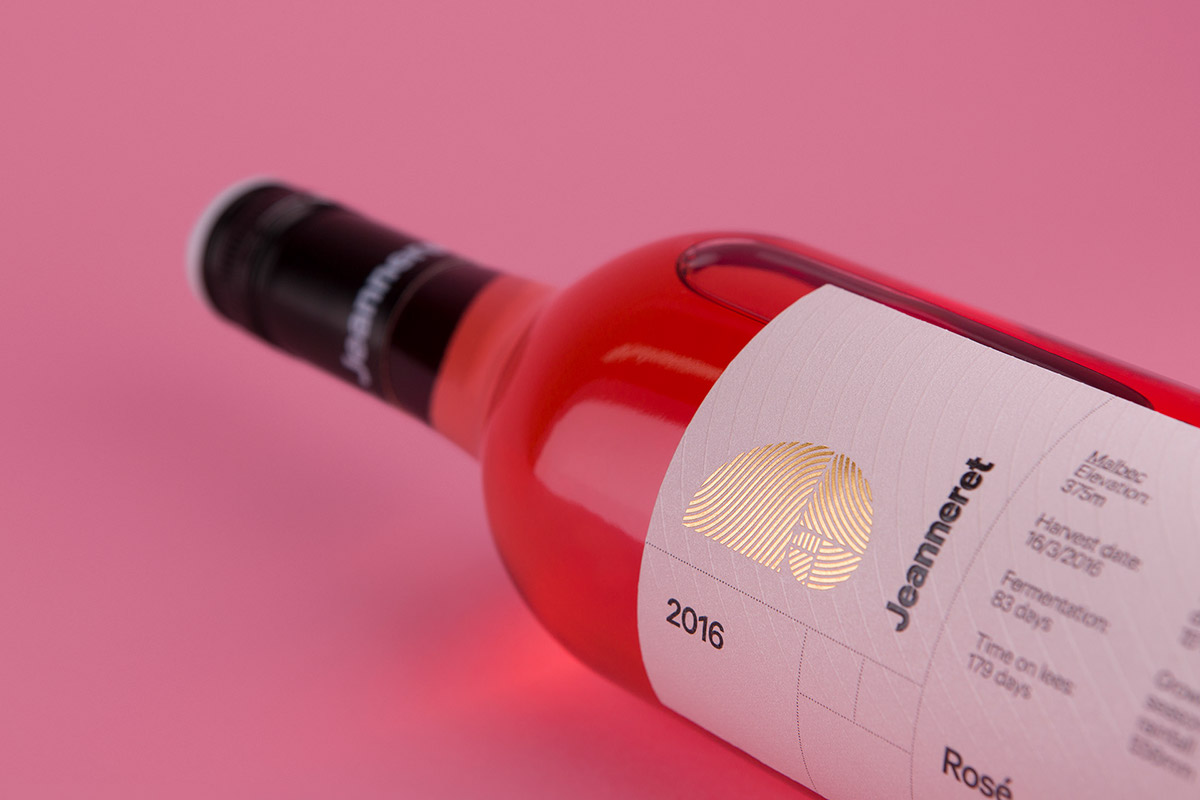 瑞士葡萄酒創(chuàng)意包裝設(shè)計