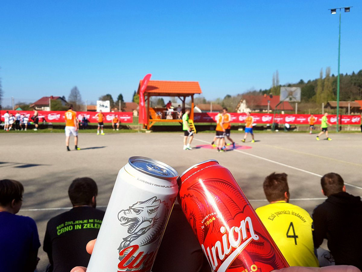 啤酒插畫(huà)包裝設(shè)計(jì)