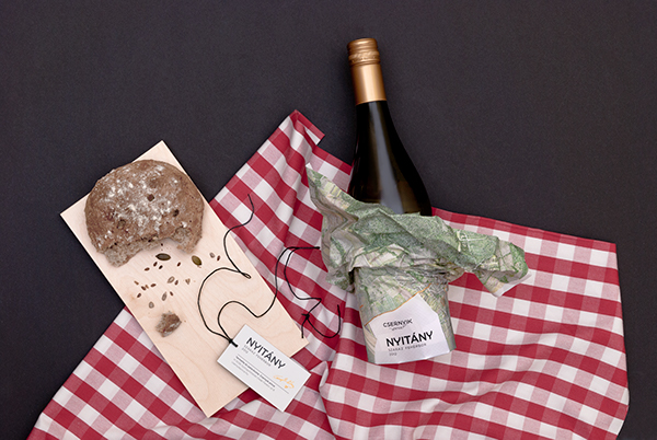 白葡萄酒插畫包裝設(shè)計(jì)